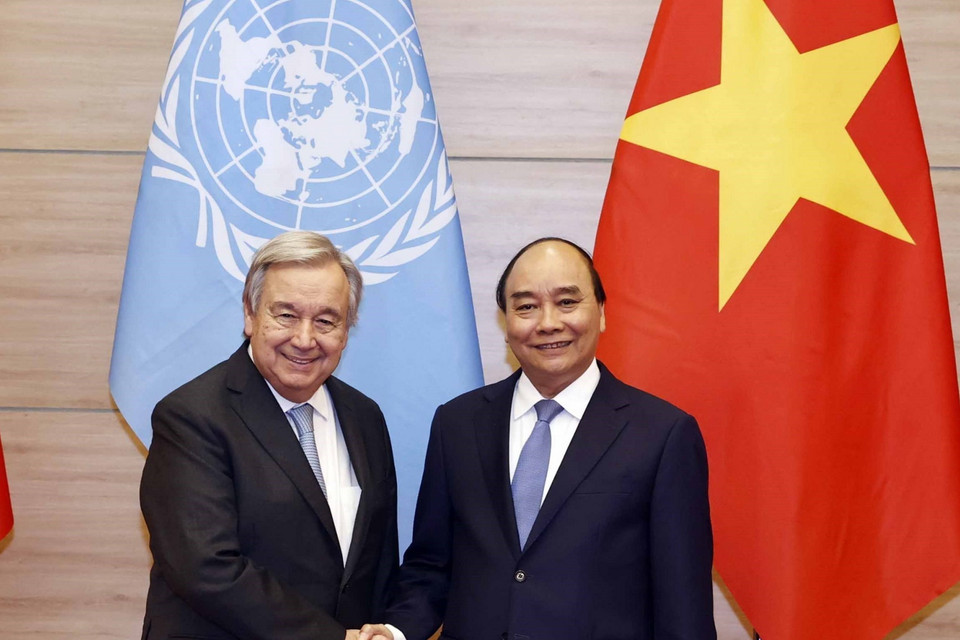 Chủ tịch nước Nguyễn Xuân Phúc và Tổng Thư ký Liên hợp quốc António Guterres dự lễ kỷ niệm. (Ảnh: TTXVN)