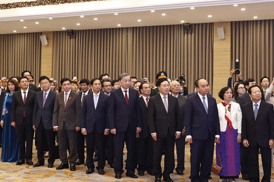 Chủ tịch nước Nguyễn Xuân Phúc, các lãnh đạo Đảng, Nhà nước, bộ, ngành dự lễ kỷ niệm. (Ảnh: TTXVN)