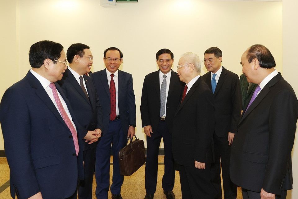  Tổng Bí thư Nguyễn Phú Trọng và các vị lãnh đạo Đảng, Nhà nước cùng các đại biểu dự bế mạc. (Ảnh: Trí Dũng/TTXVN)