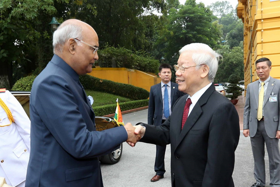 Tổng Bí thư, Chủ tịch nước Nguyễn Phú Trọng đón Tổng thống Ấn Độ Ram Nath Kovind. (Ảnh: Trí Dũng/TTXVN)
