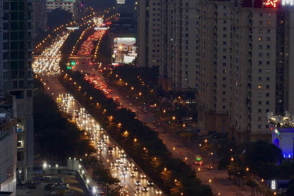 Ghi nhận đến thời điểm 17 giờ 45 phút, các tuyến đường tại Thủ đô không xuất hiện tình trạng ùn tắc, kẹt cứng. (Ảnh: Minh Sơn/Vietnam+)