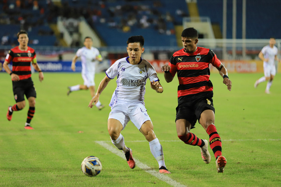 Đại diện đến từ Hàn Quốc thể hiện sức mạnh vượt trội khi dẫn trước hai bàn chỉ sau 34 phút thi đấu. (Ảnh: Việt Anh/Vietnam+)