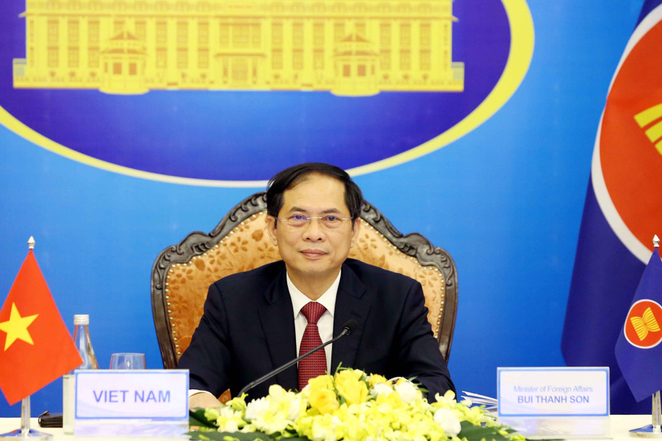 Hình ảnh Bộ trưởng Bộ Ngoại giao Bùi Thanh Sơn tham dự Hội nghị Bộ trưởng Ngoại giao ASEAN lần thứ 54 (AMM 54). (Ảnh: Phạm Kiên/TTXVN) 