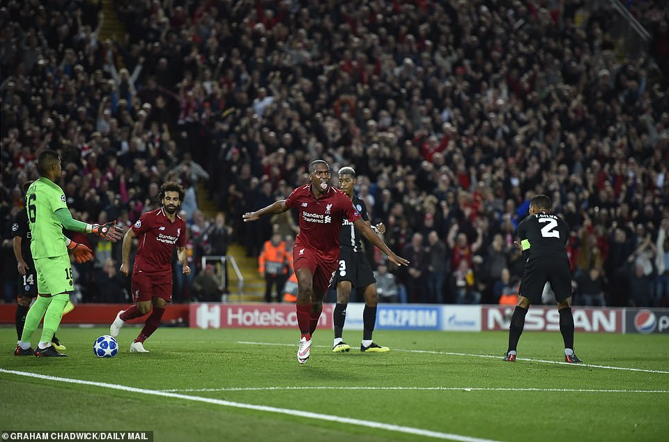 ...với pha lập công của Daniel Sturridge.