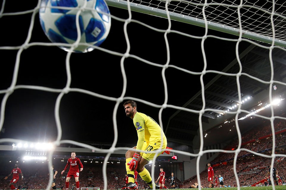 ...với bàn thắng rút ngắn tỷ số 1-2.