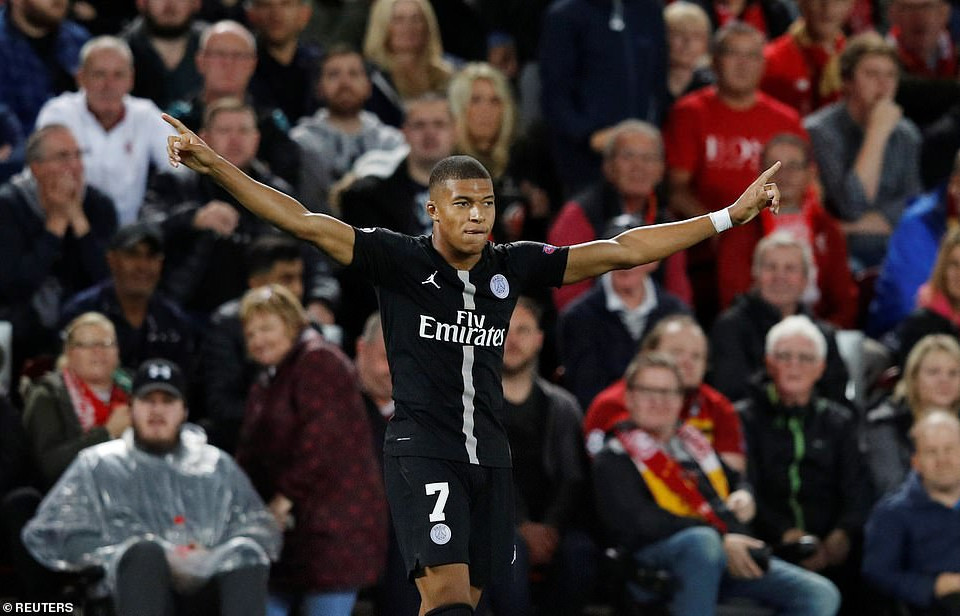 ...và những nỗ lực của họ được đền đáp bằng bàn thắng gỡ hòa 2-2 ở phút 83.