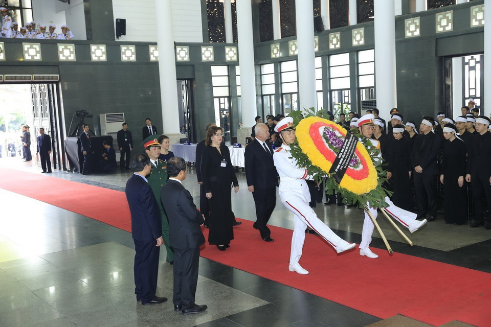 Đoàn Liên bang Nga, do Phó Chủ tịch Duma Quốc gia Nga, bà Olga Nikolaevna Yepifanova làm Trưởng đoàn, viếng Chủ tịch nước Trần Đại Quang. (Ảnh: TTXVN)