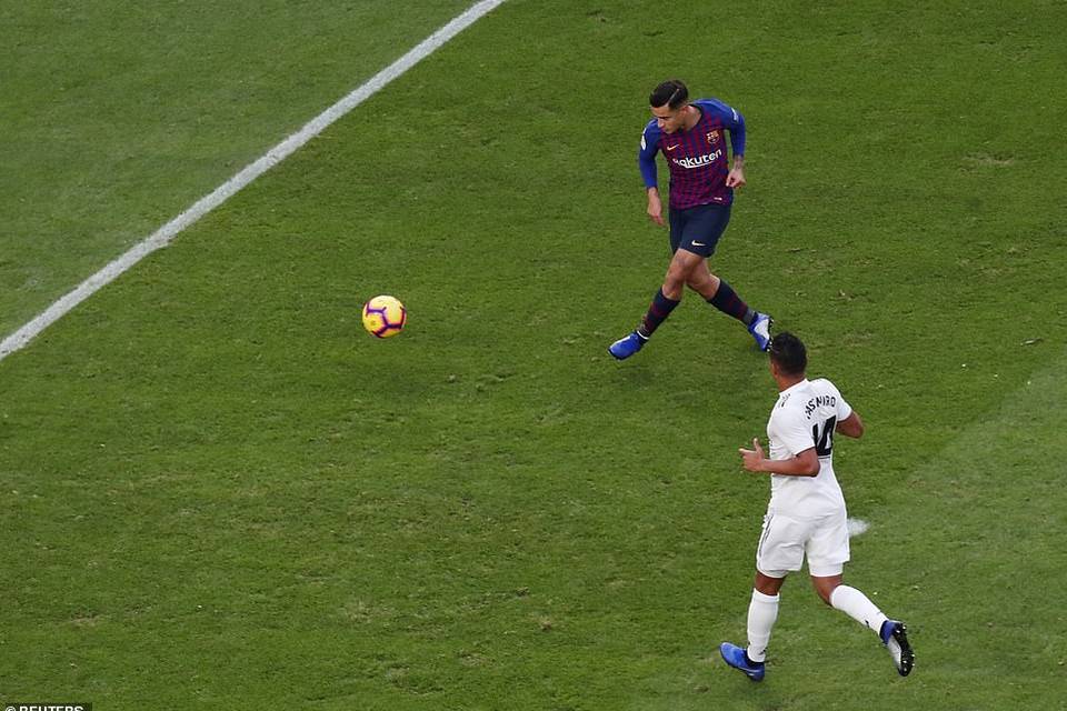 Philippe Coutinho mở tỷ số cho Barcelona ở ngay phút 11.