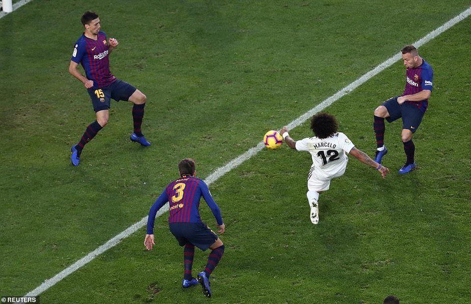 Phút 50, Marcelona nhen nhóm hy vọng cho Real Madrid...