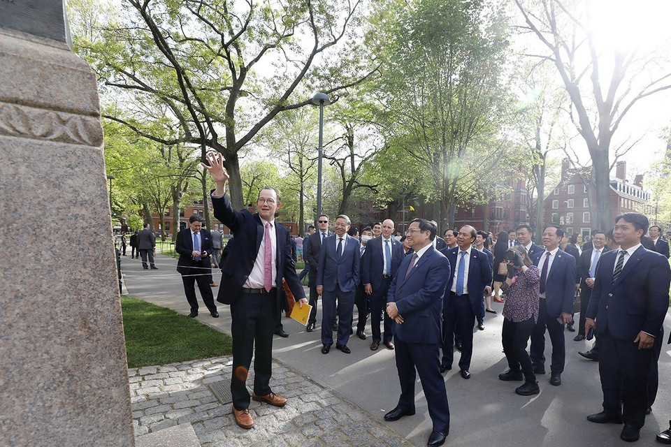 Thủ tướng Phạm Minh Chính thăm Trường Đại học Harvard. (Ảnh: Dương Giang/TTXVN)