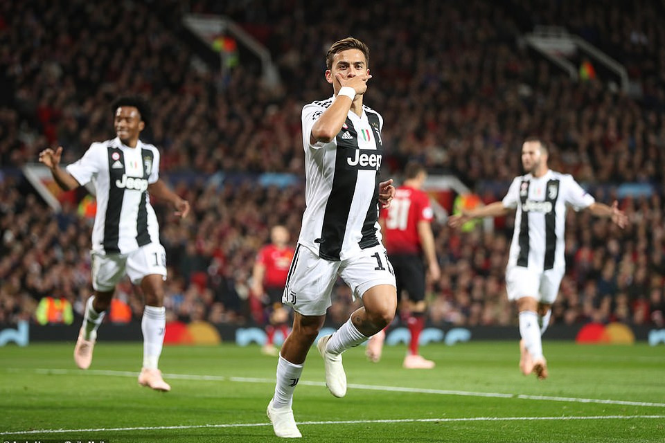 Paulo Dybala đã sắm vai người hùng của Juventus...