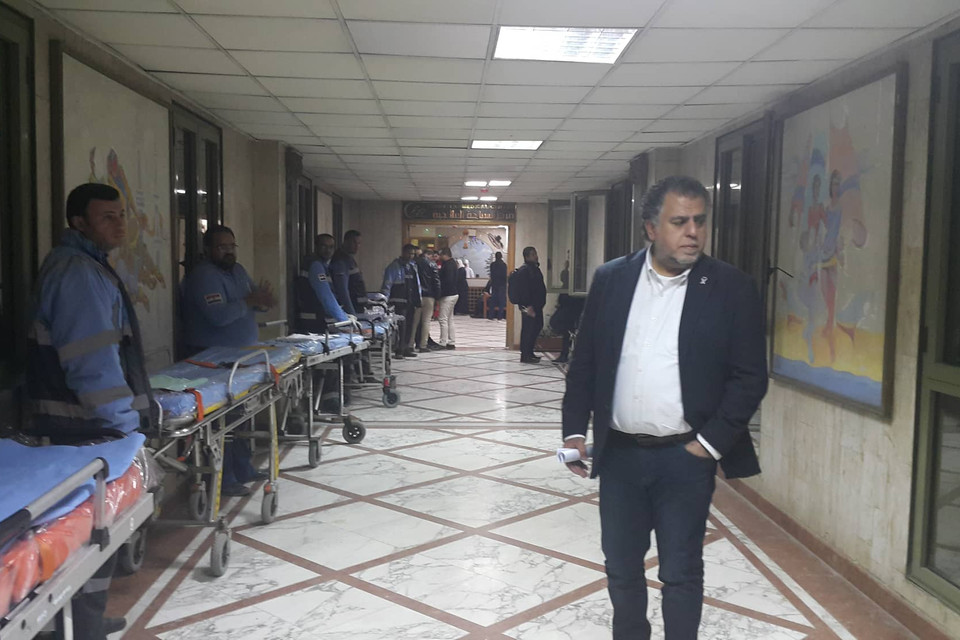 Những người bị thương được đưa tới bệnh viện tại Giza (Ảnh: Anh Tuấn/Cairo)