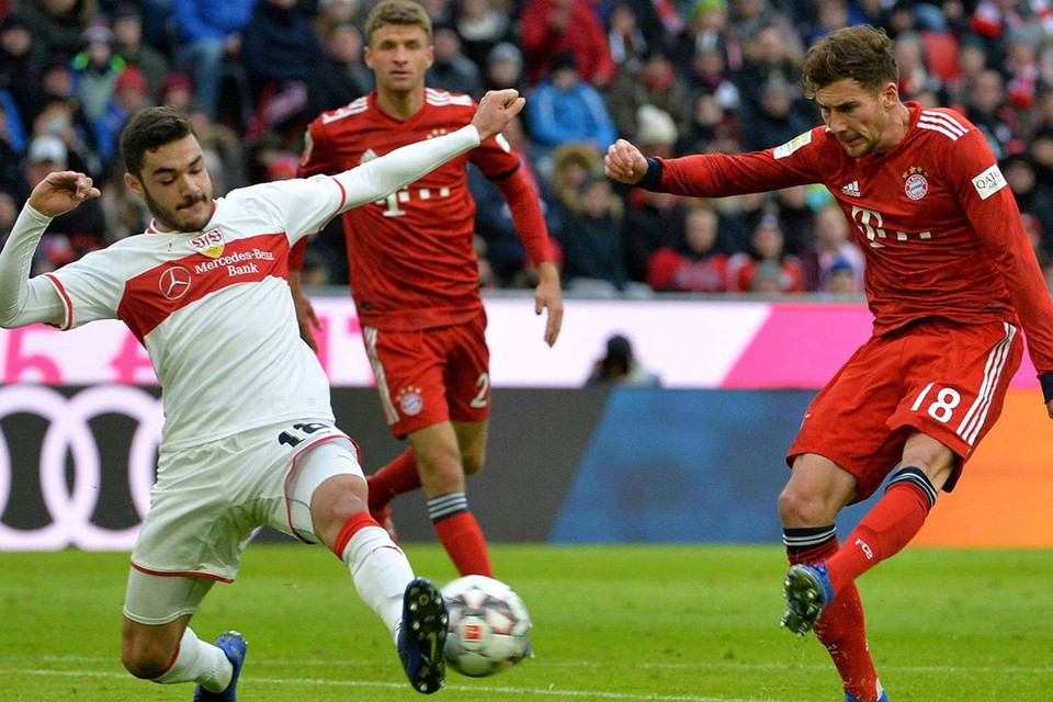 Bi đối thủ gỡ hòa, Bayern chơi dâng cao ép sân đối thủ...