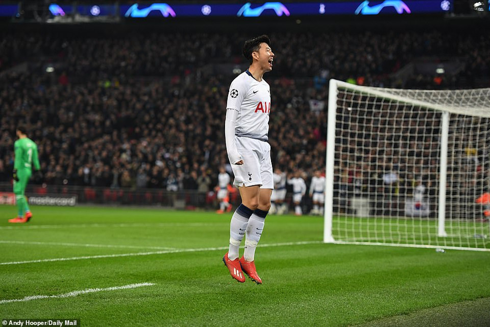 ... giúp Tottenham tiếp tục bùng nổ trong những phút tiếp theo của hiệp 2.