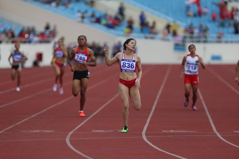 Thành tích này giúp Nguyễn Thị Huyền tiếp tục thống trị nội dung chạy 400m. (Ảnh: Hải An/Vietnam+)