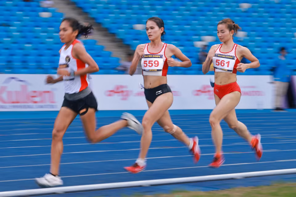 Cũng có lúc các đối thủ đã vượt qua Nguyễn Thị Oanh.(Ảnh: Ngô Trần Hải An/Vietnam+)