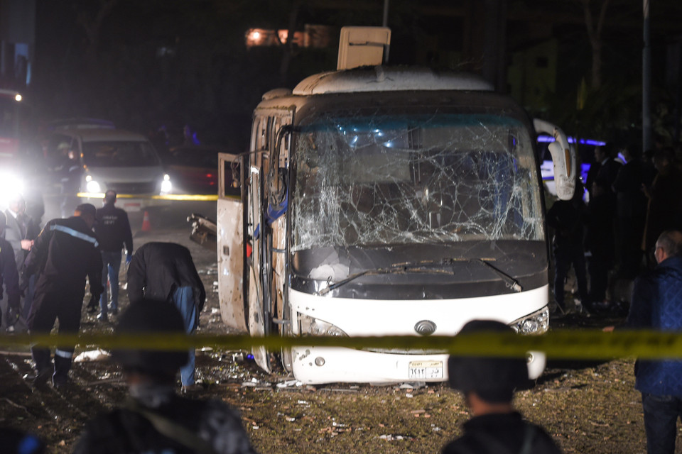 10 người khác cũng đã bị thương.