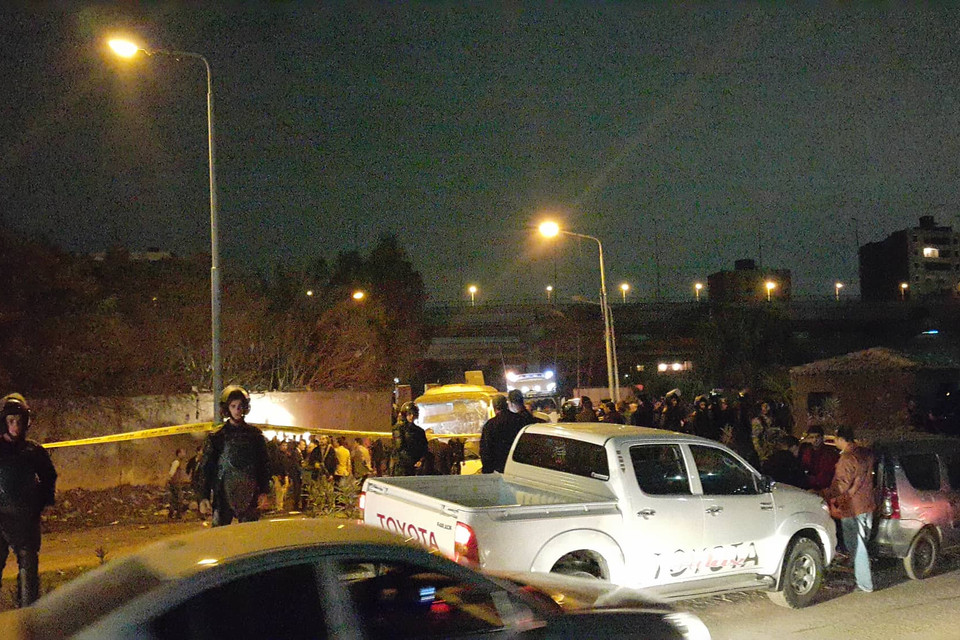 Cảnh sát phong tỏa hiện trường vụ đánh bom tại tỉnh Giza khiến 3 du khách Việt thiệt mạng (Ảnh: Trương Anh Tuấn/Cairo)