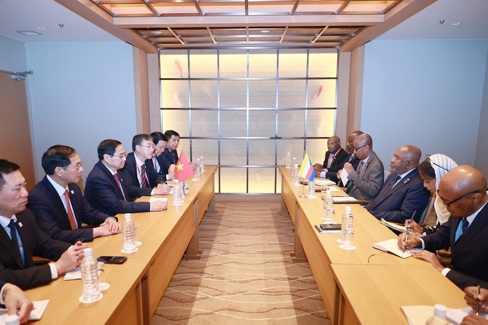 Thủ tướng Phạm Minh Chính hội kiến ông Azali Assoumani, Tổng thống Liên bang Comoros. (Ảnh: Dương Giang/TTXVN)