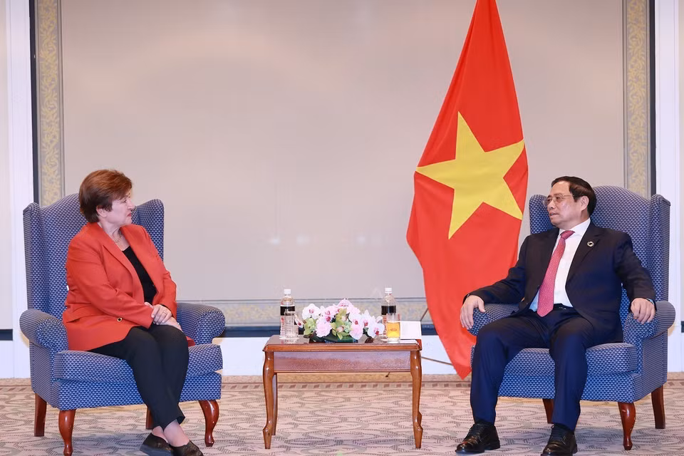 Thủ tướng Phạm Minh Chính tiếp Tổng Giám đốc Quỹ Tiền tệ Quốc tế (IMF) Kristalina Georgieva. (Ảnh: Dương Giang/TTXVN)