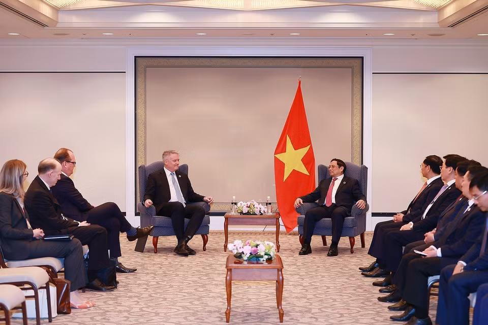 Thủ tướng Phạm Minh Chính tiếp Tổng Thư ký Tổ chức Hợp tác và Phát triển kinh tế (OECD) Mathias Cormann. (Ảnh: Dương Giang/TTXVN)