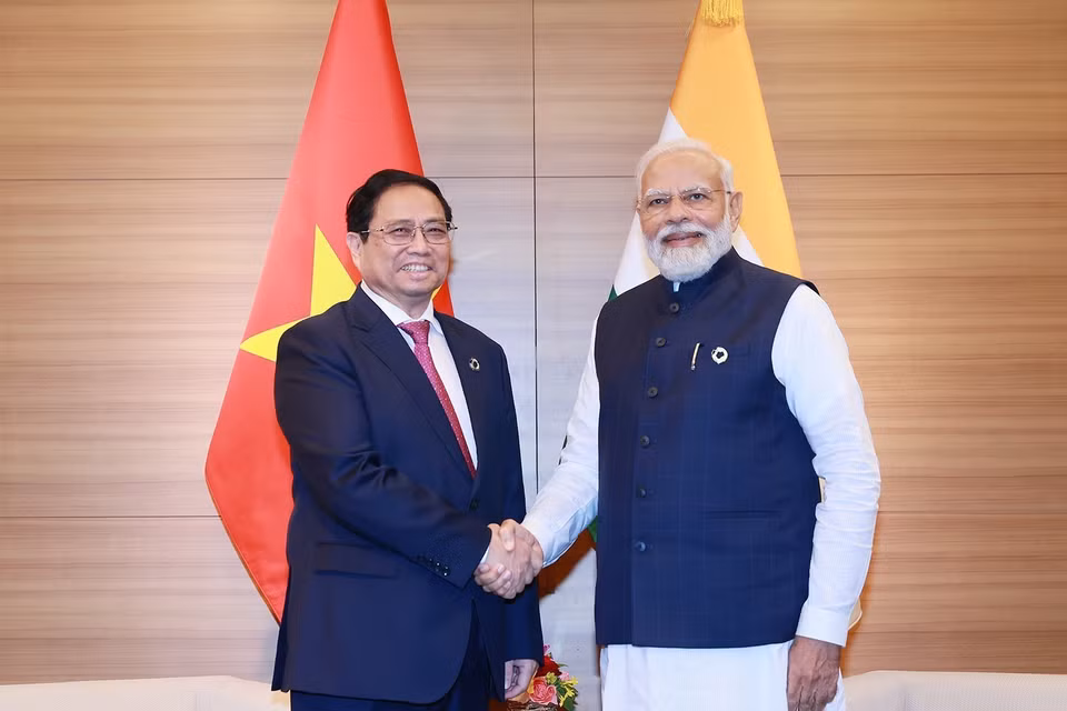 Thủ tướng Phạm Minh Chính gặp Thủ tướng Ấn Độ Narendra Modi. (Ảnh: Dương Giang/TTXVN)
