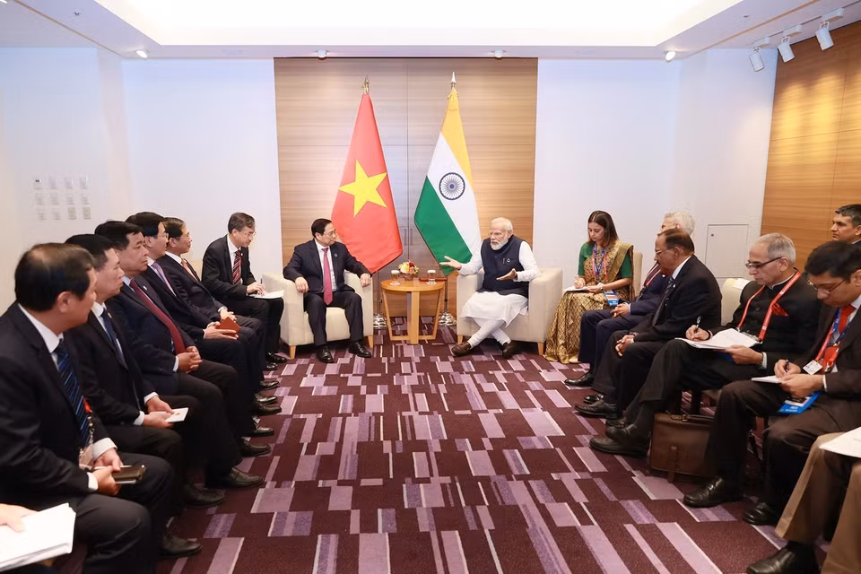 Thủ tướng Phạm Minh Chính gặp Thủ tướng Ấn Độ Narendra Modi. (Ảnh: Dương Giang/TTXVN)