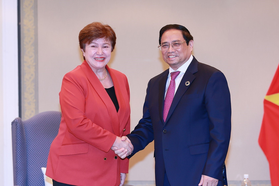 Thủ tướng Phạm Minh Chính tiếp Tổng Giám đốc Quỹ Tiền tệ Quốc tế (IMF) Kristalina Georgieva. (Ảnh: Dương Giang/TTXVN)