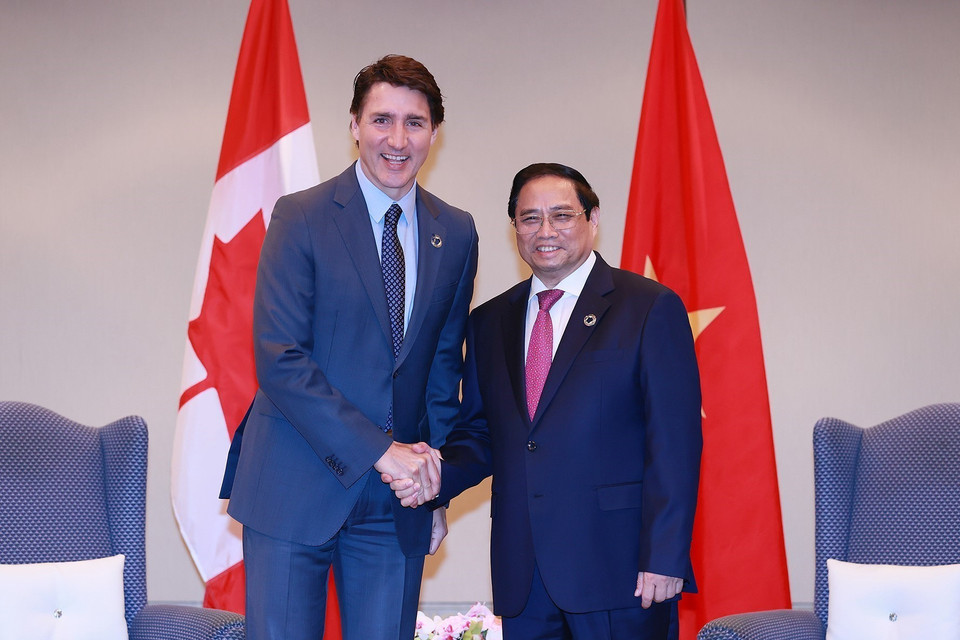 Thủ tướng Phạm Minh Chính gặp Thủ tướng Canada Justin Trudeau. (Ảnh: Dương Giang/TTXVN)