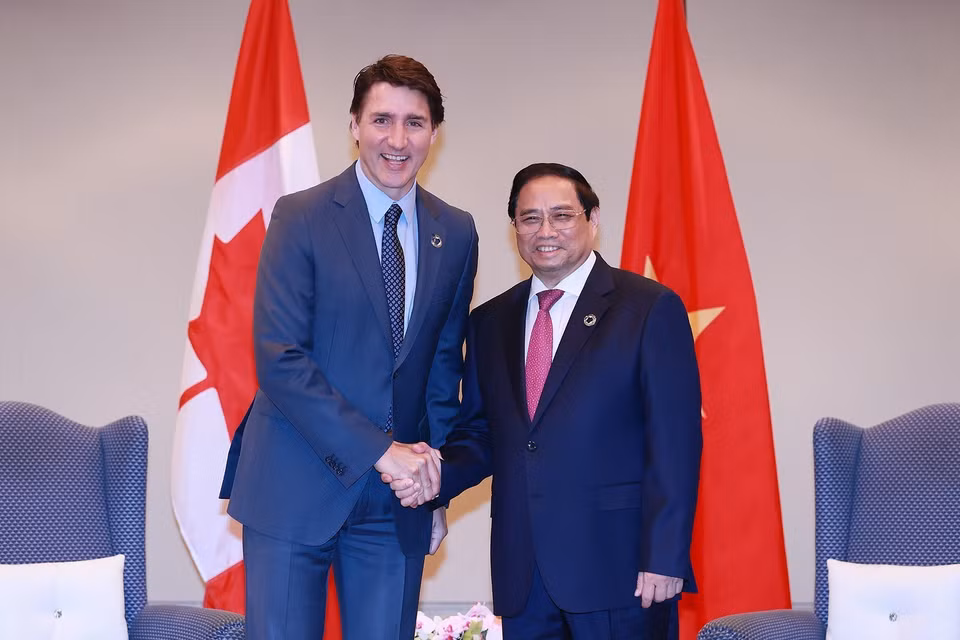 Thủ tướng Phạm Minh Chính gặp Thủ tướng Canada Justin Trudeau. (Ảnh: Dương Giang/TTXVN)