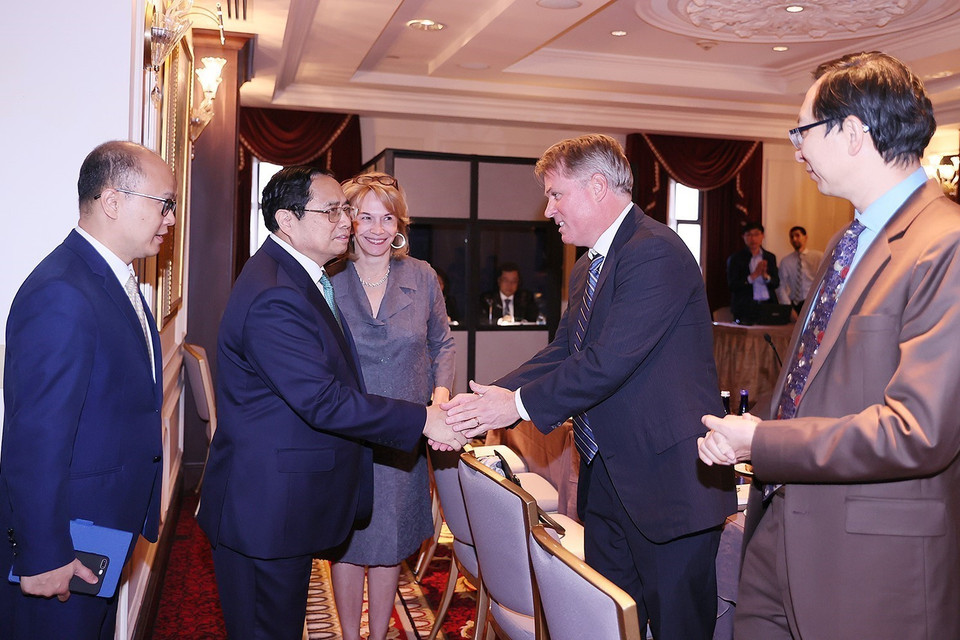 Thủ tướng Phạm Minh Chính đến dự Tọa đàm Chính sách với các Giáo sư, Chuyên gia Kinh tế Hoa Kỳ. (Ảnh: Dương Giang/TTXVN)