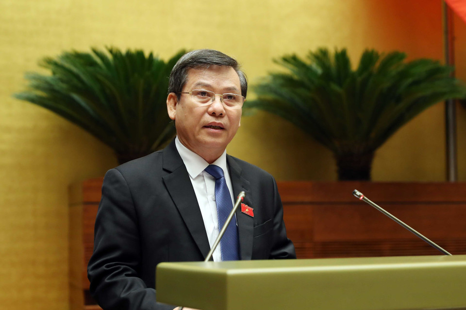 Viện trưởng Viện Kiểm sát Nhân dân Tối cao Lê Minh Trí trình bày Báo cáo về việc thực hiện một số nghị quyết của Quốc hội khóa XIV về giám sát chuyên đề, chất vấn từ đầu nhiệm kỳ khóa XV đến hết Kỳ họp thứ 4. (Ảnh: An Đăng/TTXVN)