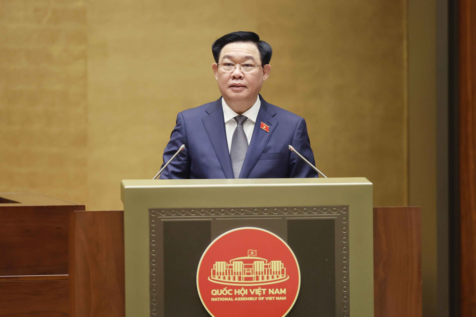 Chủ tịch Quốc hội Vương Đình Huệ phát biểu khai mạc phiên chất vấn và trả lời chất vấn. (Ảnh: Doãn Tấn/TTXVN)