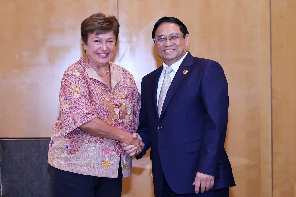 Thủ tướng Phạm Minh Chính tiếp Tổng Giám đốc IMF Kristalina Georgieva. (Ảnh: Dương Giang/TTXVN)