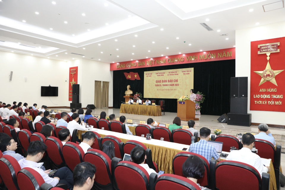 Quang cảnh buổi Giao ban Báo chí tuần 01, tháng 9 năm 2023. (Ảnh: Minh Quyết/TTXVN)