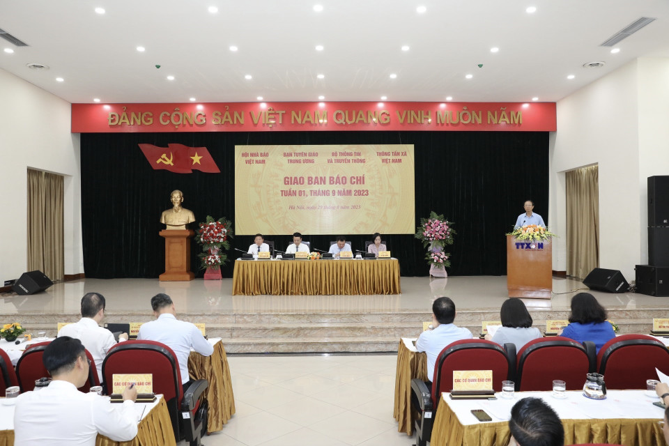 Quang cảnh buổi Giao ban Báo chí tuần 01, tháng 9 năm 2023. (Ảnh: Minh Quyết/TTXVN)
