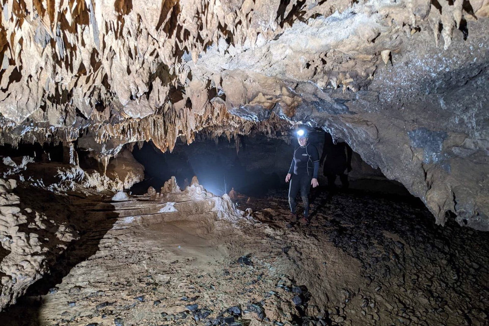 Qua quá trình khảo sát bước đầu, đoàn thám hiểm của BCRA đã đo vẽ được 5 hang động còn nguyên sơ. (Ảnh: TTXVN)