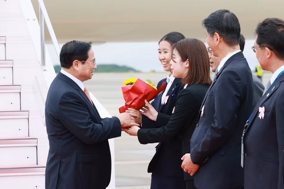 Lễ đón Thủ tướng Phạm Minh Chính tại Hiroshima (Nhật Bản). (Ảnh: Dương Giang/TTXVN)