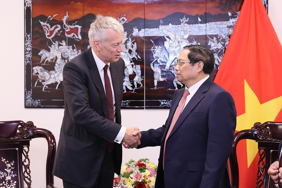 Thủ tướng Phạm Minh Chính tiếp ông James Quincey, Chủ tịch kiêm Giám đốc Điều hành của Coca-Cola. (Ảnh: Dương Giang/TTXVN)