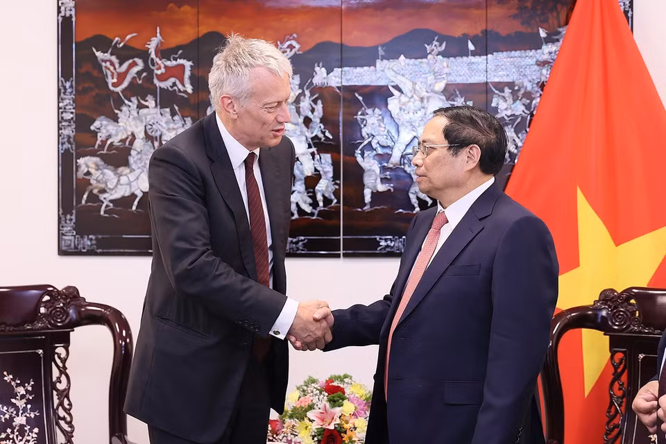 Thủ tướng Phạm Minh Chính tiếp ông James Quincey, Chủ tịch kiêm Giám đốc Điều hành của Coca-Cola. (Ảnh: Dương Giang/TTXVN)