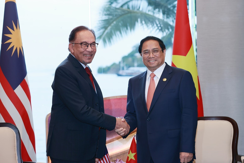 Chiều 10/5, Thủ tướng Phạm Minh Chính gặp Thủ tướng Malaysia Anwar Ibrahim nhân dịp sang dự Hội nghị cấp cao ASEAN lần thứ 42 tại Labuan Bajo, Indonesia. (Ảnh: Dương Giang/TTXVN)