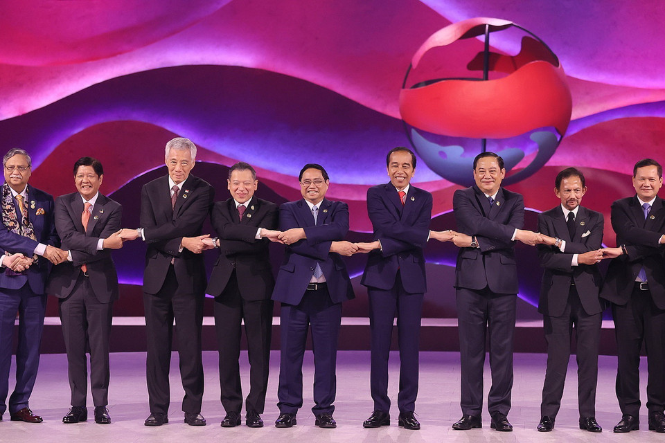 Thủ tướng Phạm Minh Chính với Tổng Thư ký và Trưởng đoàn các nước ASEAN tại Lễ khai mạc. (Ảnh: Dương Giang/TTXVN)