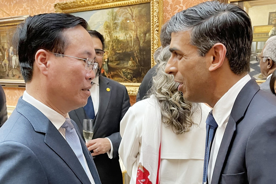 Chủ tịch nước Võ Văn Thưởng gặp Thủ tướng Anh Rishi Sunak. (Ảnh: TTXVN phát)