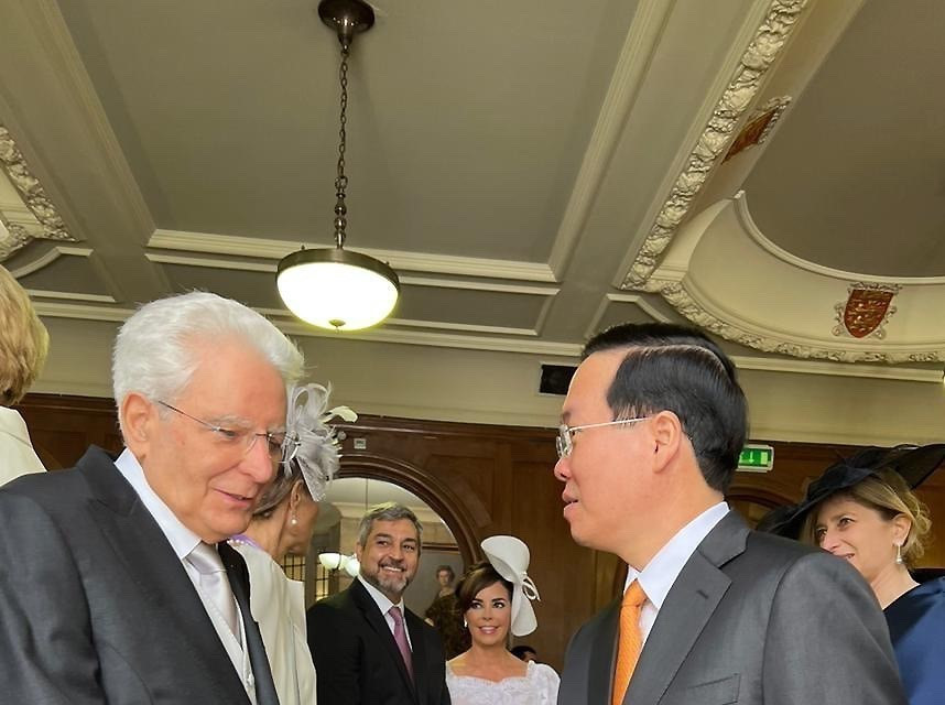 Chủ tịch nước Võ Văn Thưởng gặp Tổng thống Italy Sergio Mattarella. (Ảnh: TTXVN phát)