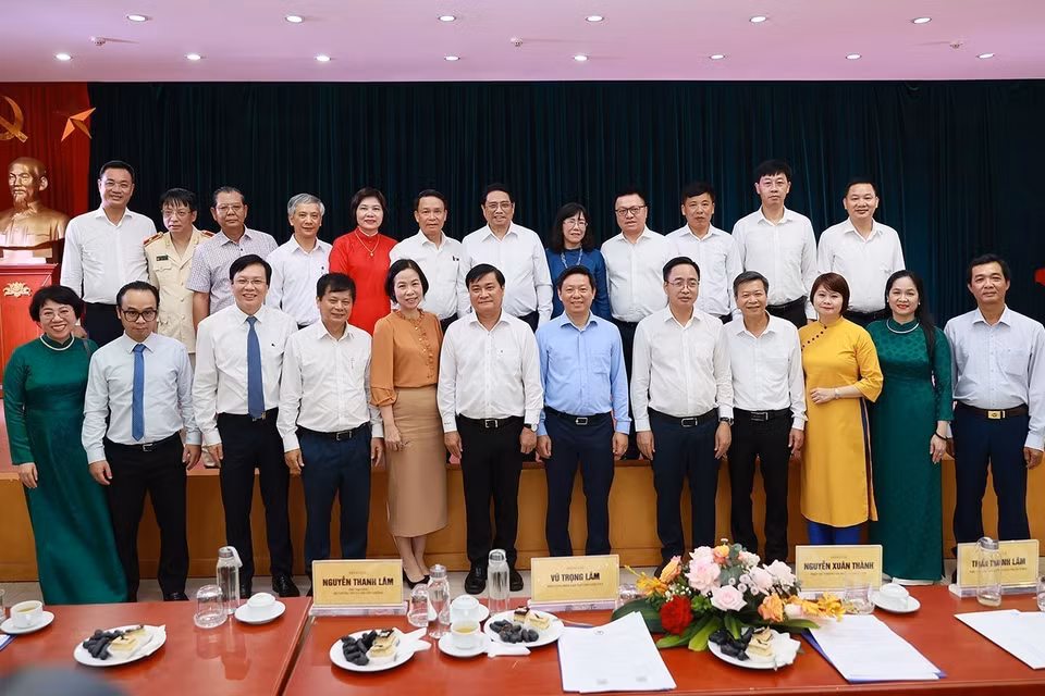 Thủ tướng Phạm Minh Chính với các đại biểu. (Ảnh: Dương Giang/TTXVN)