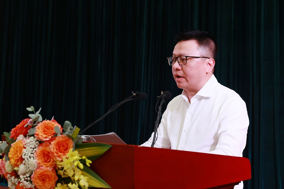 Chủ tịch Hội Nhà báo Việt Nam Lê Quốc Minh báo cáo kết quả và nhiệm vụ trong tâm của Hội Nhà báo. (Ảnh: Dương Giang/TTXVN)