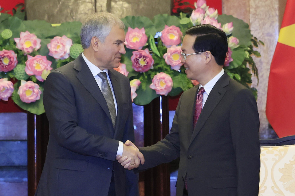 Chủ tịch nước Võ Văn Thưởng tiếp Chủ tịch Duma Quốc gia Nga Vyacheslav Viktorovich Volodin. (Ảnh: Thống Nhất/TTXVN)