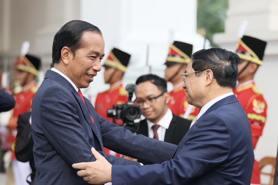 Thủ tướng Phạm Minh Chính hội kiến Tổng thống Indonesia Joko Widodo. (Ảnh: Dương Giang/TTXVN)