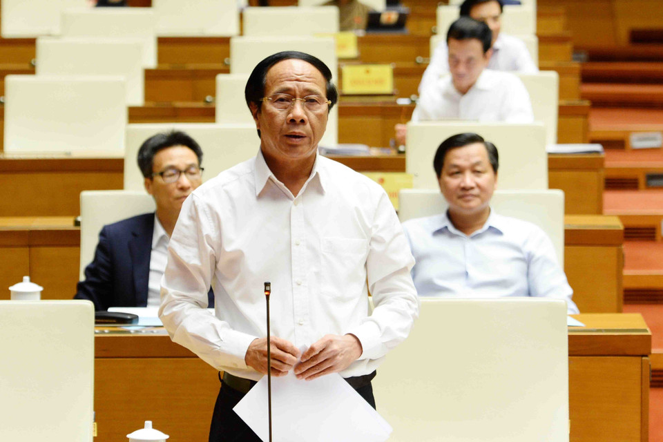 Phó Thủ tướng Lê Văn Thành phát biểu tại Phiên chất vấn và trả lời chất vấn về lĩnh vực giao thông vận tải, trong Kỳ họp thứ ba, Quốc hội khóa XV (9/6/2022). (Ảnh: Minh Đức/TTXVN)
