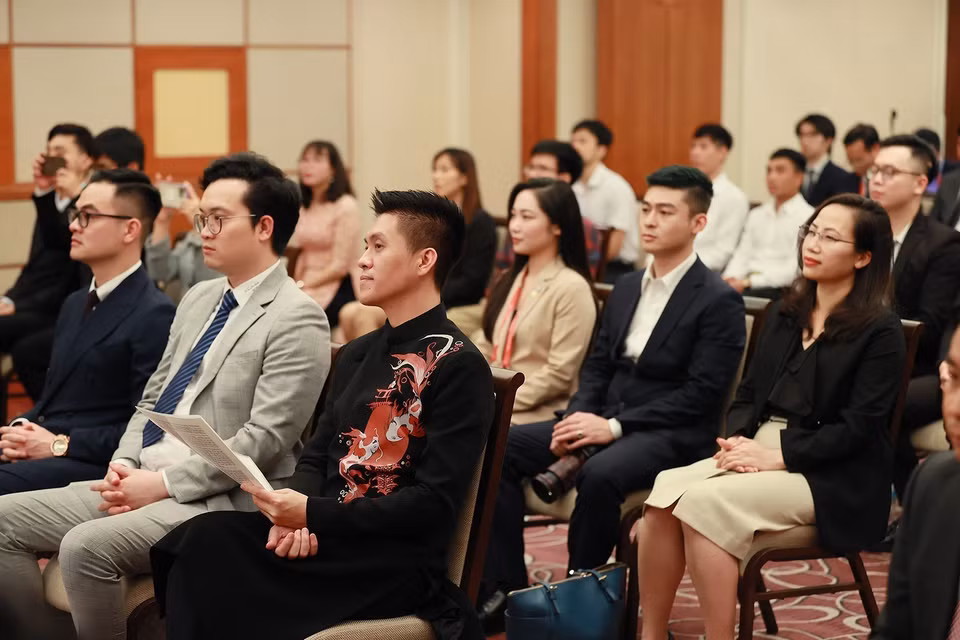 Cộng đồng người Việt Nam tại Nhật Bản tham dự buổi gặp. (Ảnh: Dương Giang/TTXVN)